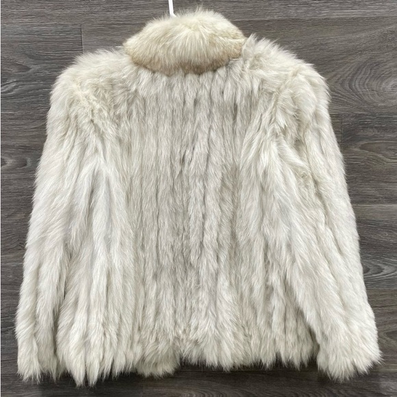 Elegant Cream Genuine Blue Fox Saga Fox coat - Picture 2 of 3